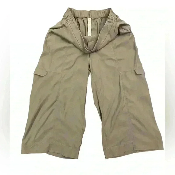 Lululemon Metropolis Maven High Rise Crop in Grey Sage Size 12 - Picture 7 of 12